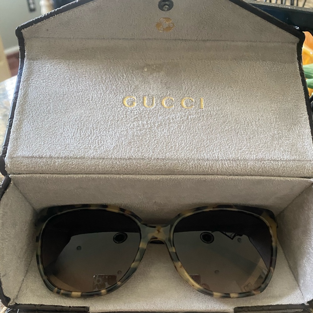 Authentic Gucci sunglasses❤️